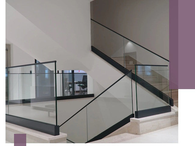 Стеклянные перила премиум-класса с установкой в Кургане