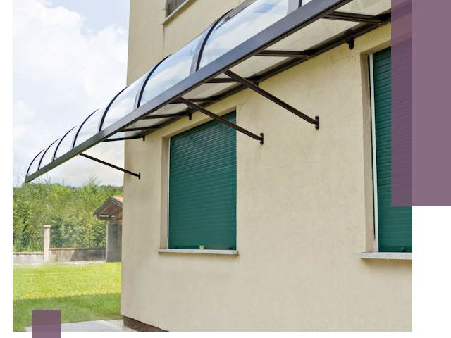 Козырьки над окнами в Кургане — изготовление и монтаж по выгоде