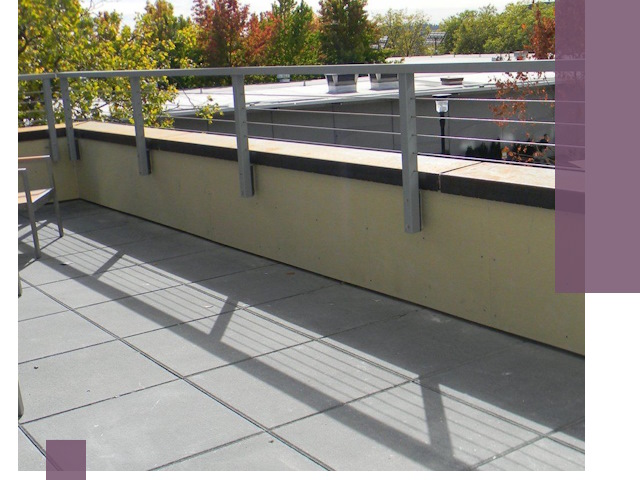 Металлические парапеты под ключ в Кургане: монтаж и изготовление