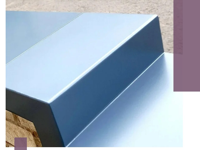 Крышки на парапет в Кургане: изготовление и монтаж под ключ